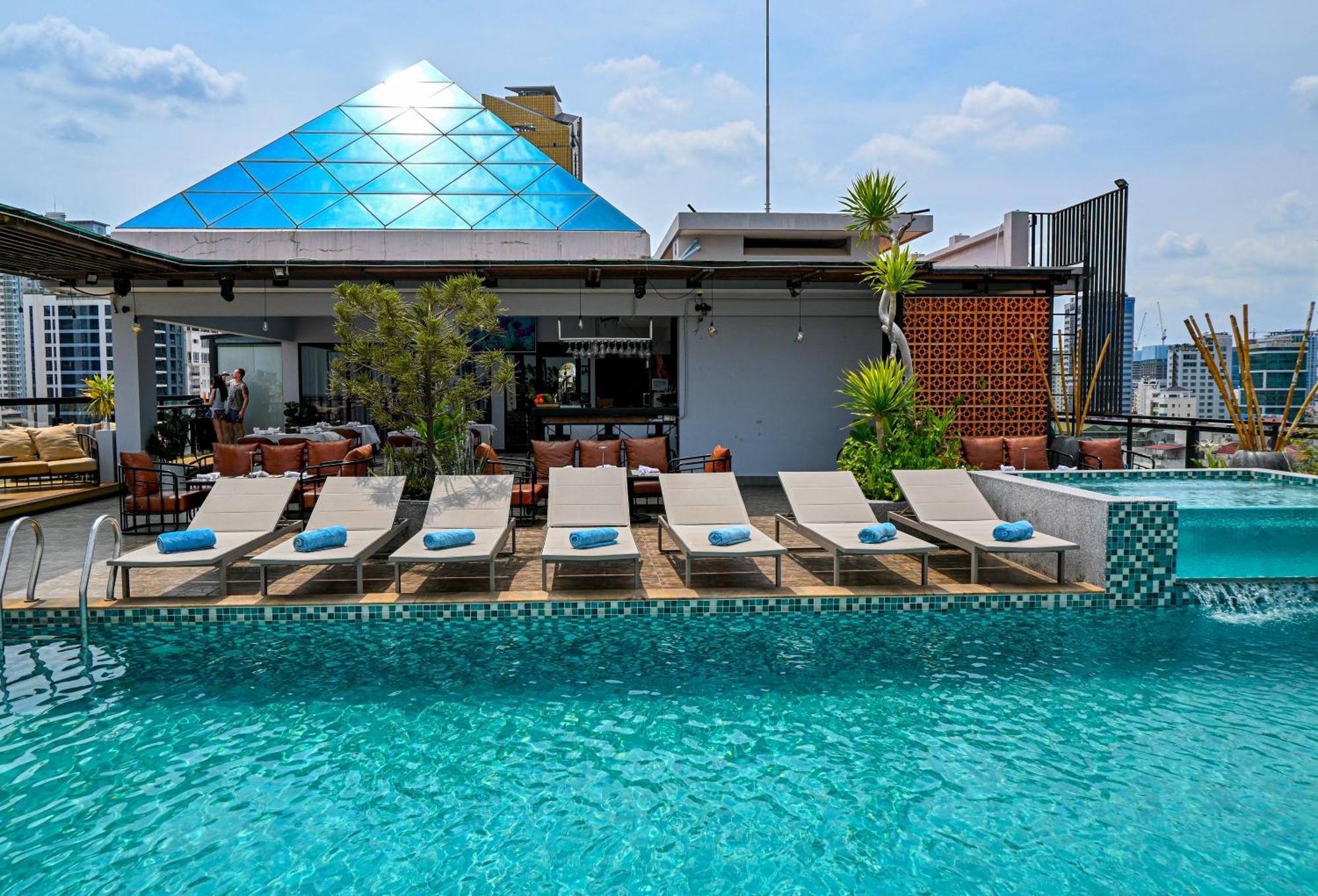 Phnom Penh 51 Hotel & Residences Exterior photo